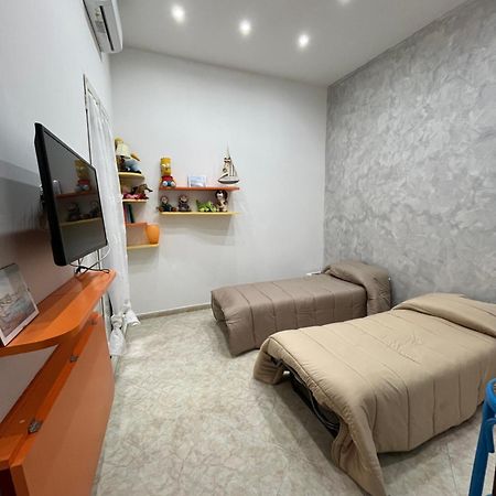 Barbi'S House Bed & Breakfast เนเปิลส์ ภายนอก รูปภาพ