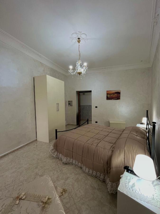 Barbi'S House Bed & Breakfast เนเปิลส์ ภายนอก รูปภาพ