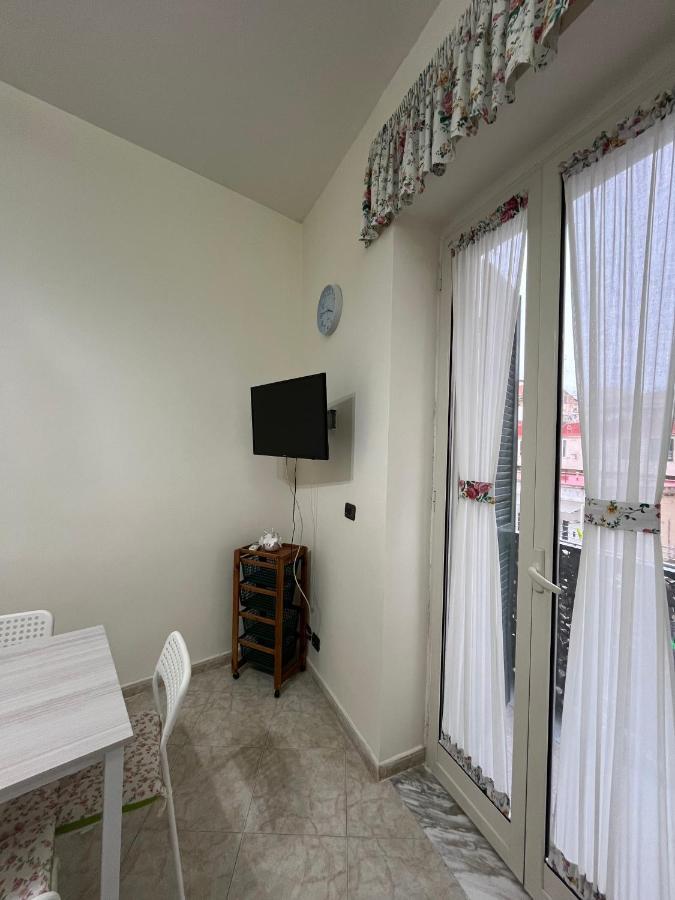 Barbi'S House Bed & Breakfast เนเปิลส์ ภายนอก รูปภาพ