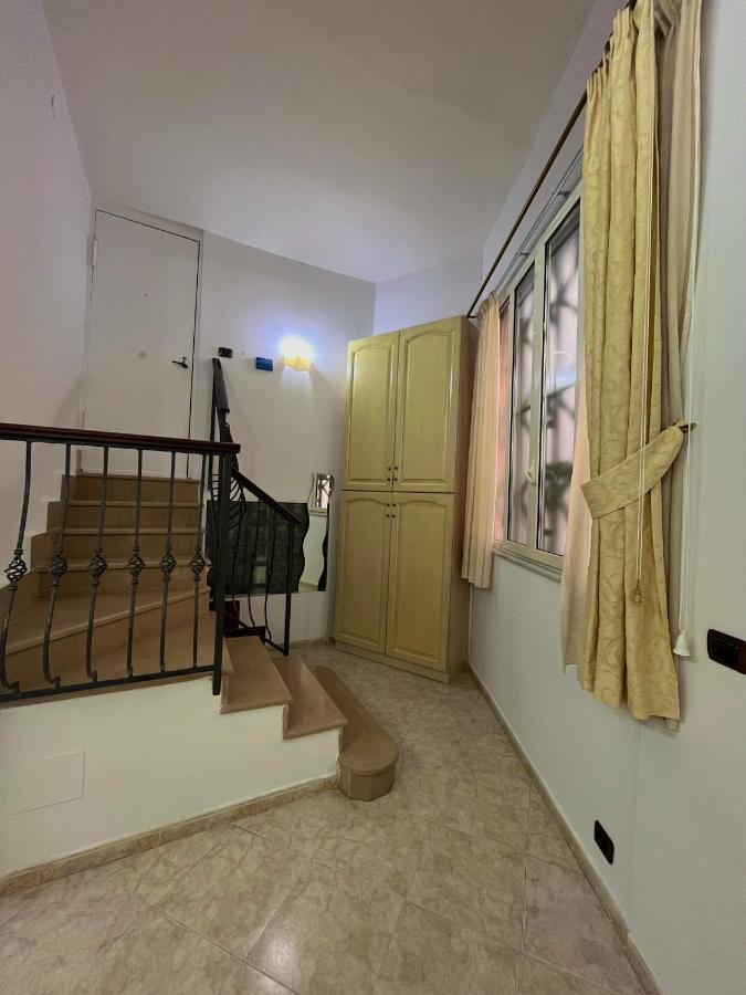 Barbi'S House Bed & Breakfast เนเปิลส์ ภายนอก รูปภาพ