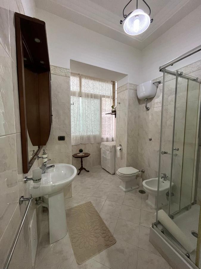 Barbi'S House Bed & Breakfast เนเปิลส์ ภายนอก รูปภาพ
